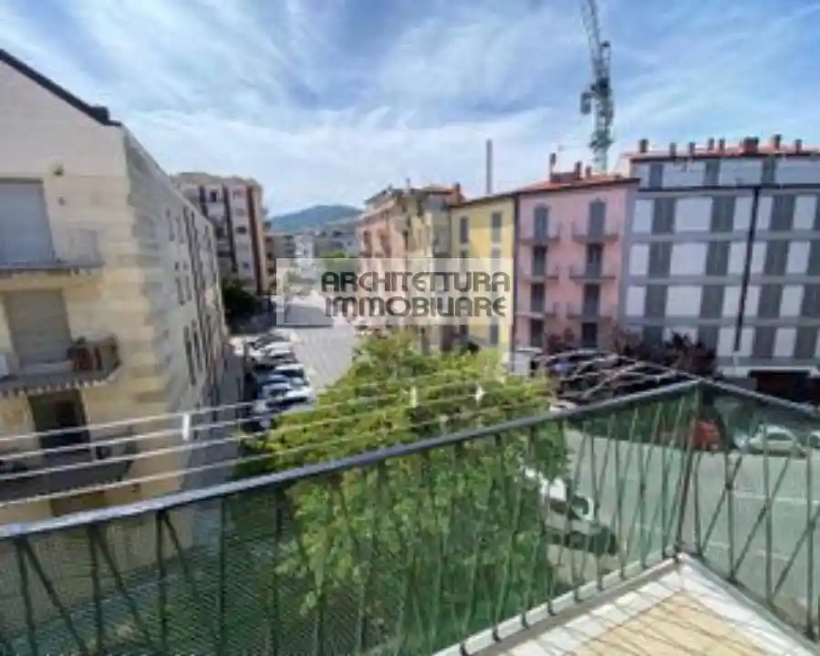 Appartamento in vendita a Vado Ligure