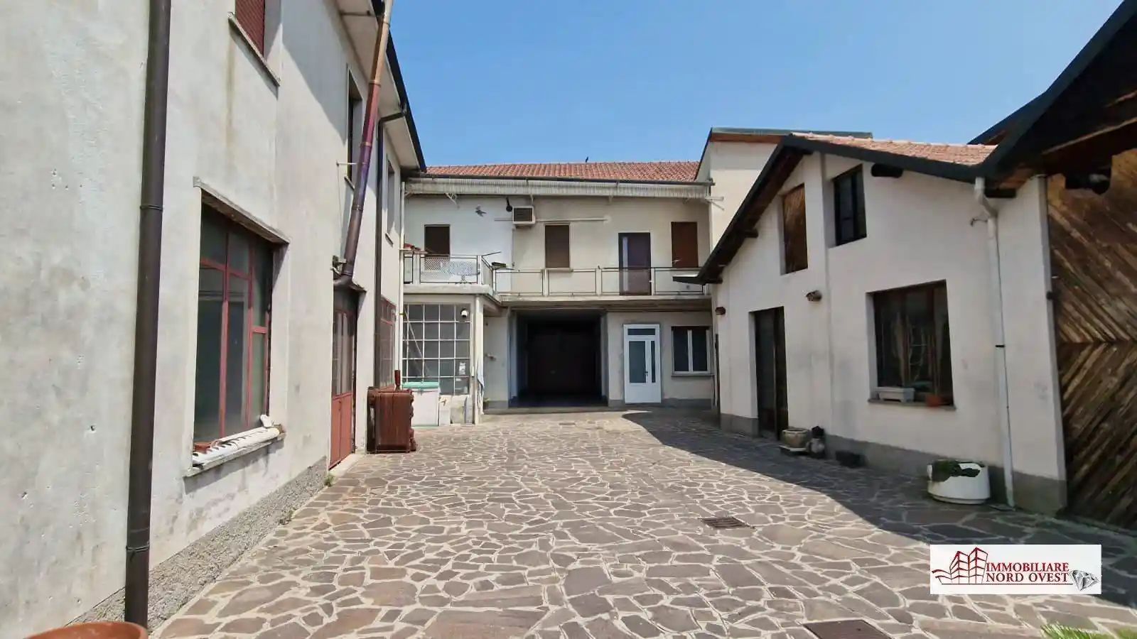 Palazzo - Edificio in vendita a Sedriano