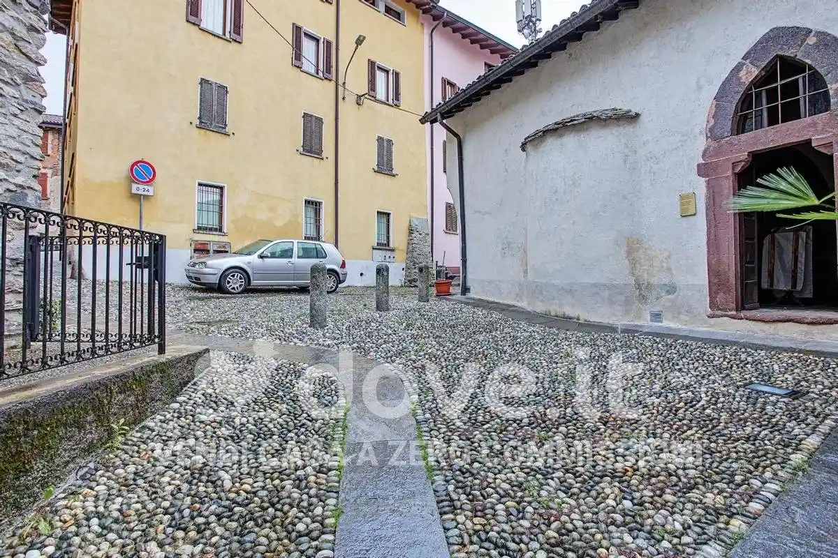 Appartamento in vendita a Cadegliano-Viconago
