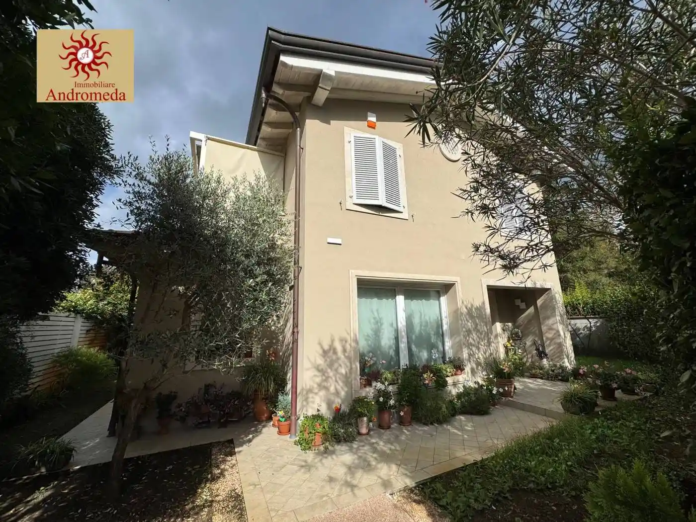 Villa in vendita a Montignoso