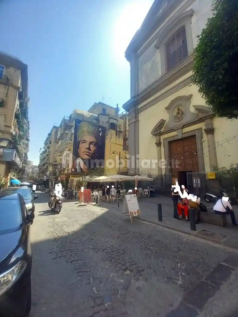 Appartamento in vendita a Napoli