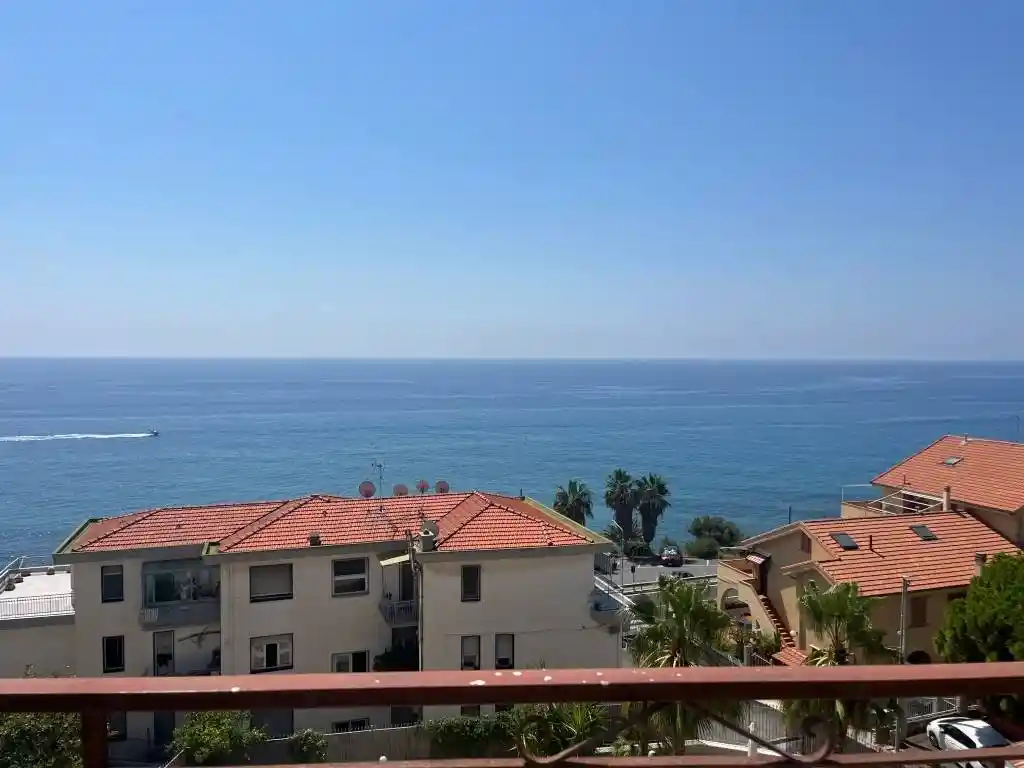 Appartamento in vendita a Imperia