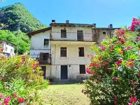 Villa in vendita a Valbrenta
