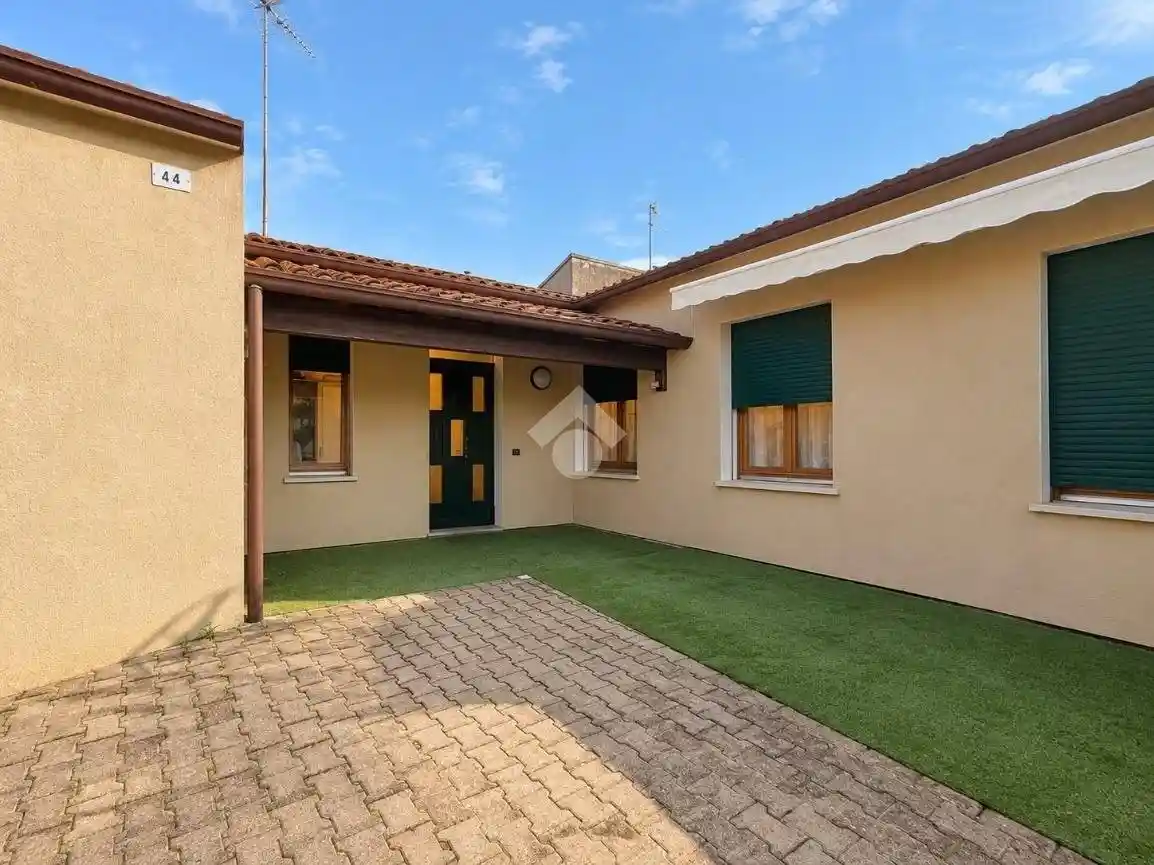 Villa in vendita a Argenta
