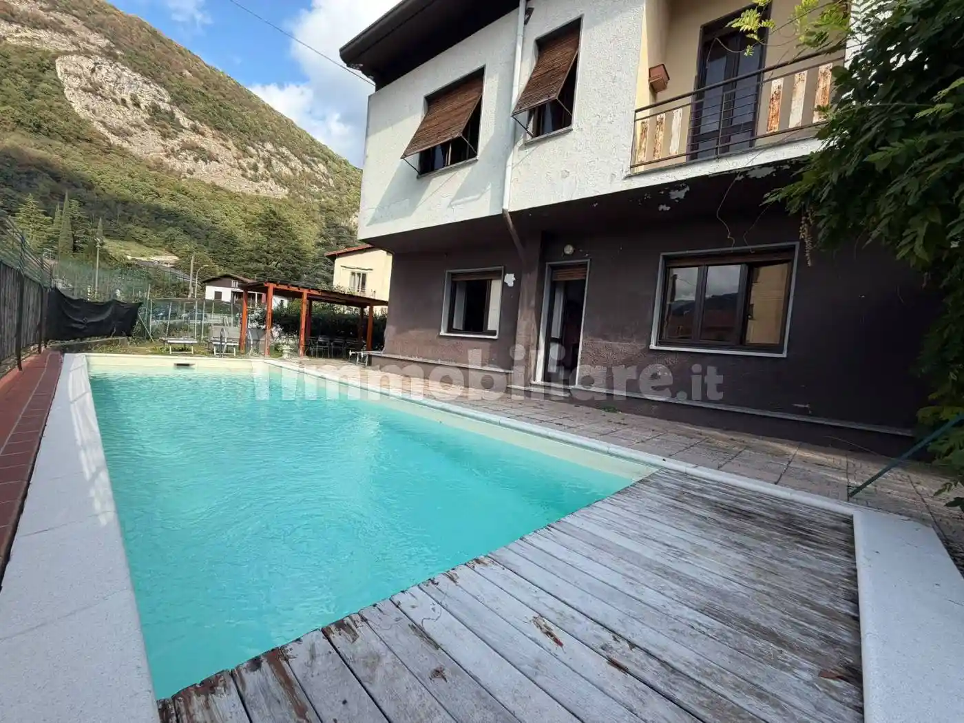 Villa in vendita a Canzo