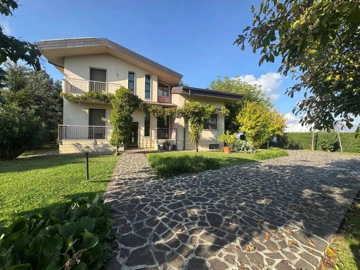 Villa in vendita a Treviolo