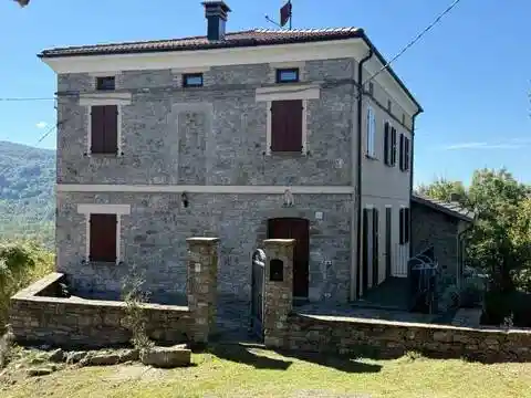 Villa in vendita a Borgo Val di Taro