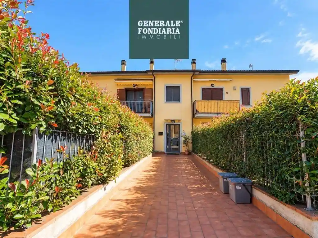 Appartamento in vendita a Follo