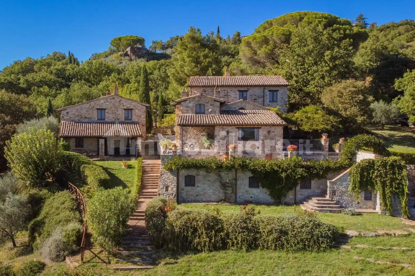 Rustico - Casale in vendita a Todi