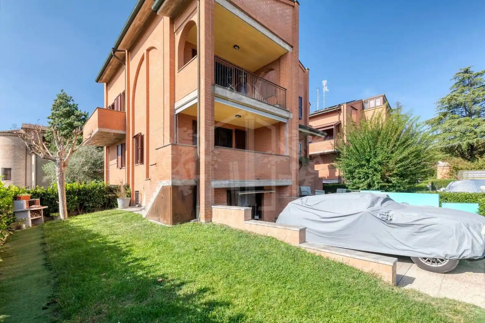 Villa in vendita a Imola