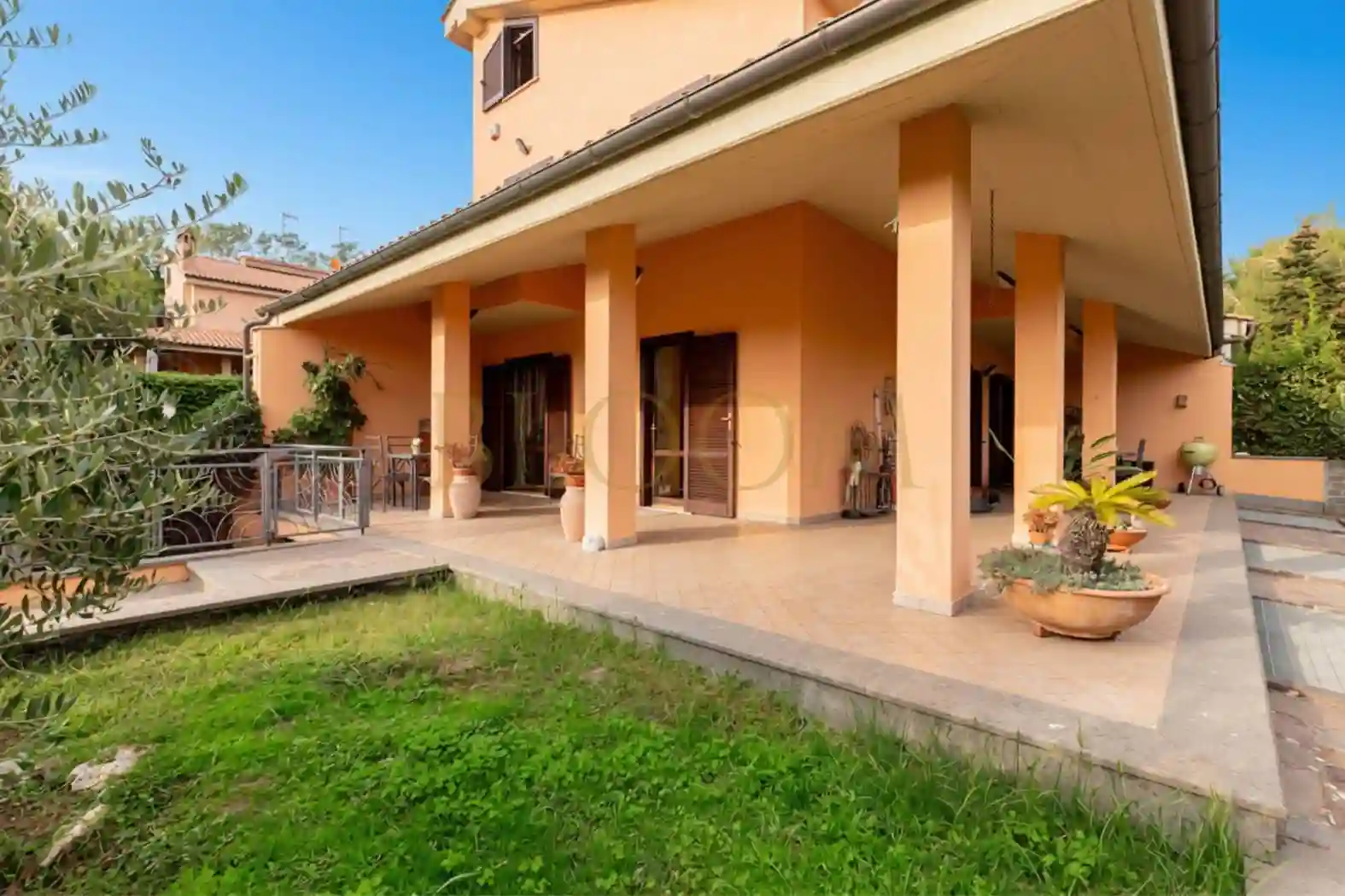 Villa - foto 2