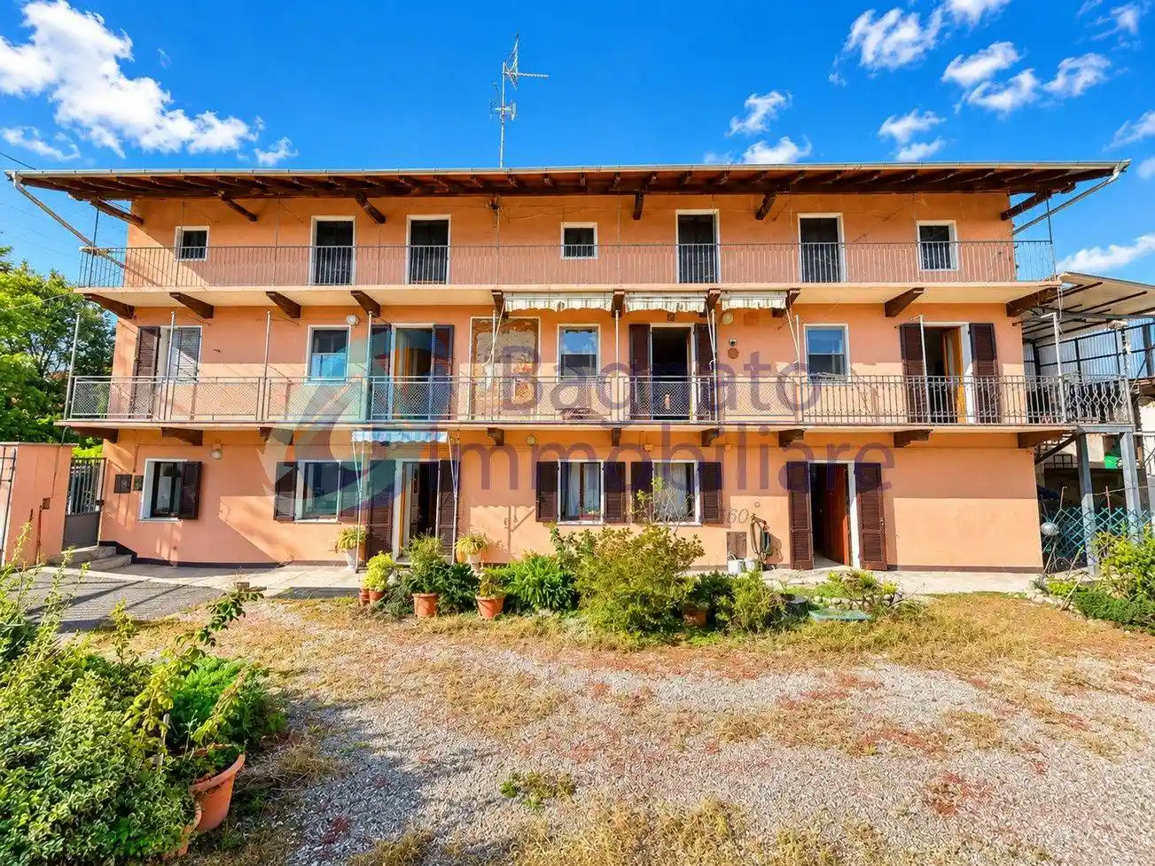Casa indipendente in vendita a Momo