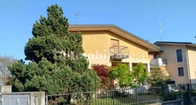 Villa in vendita a Rodengo Saiano