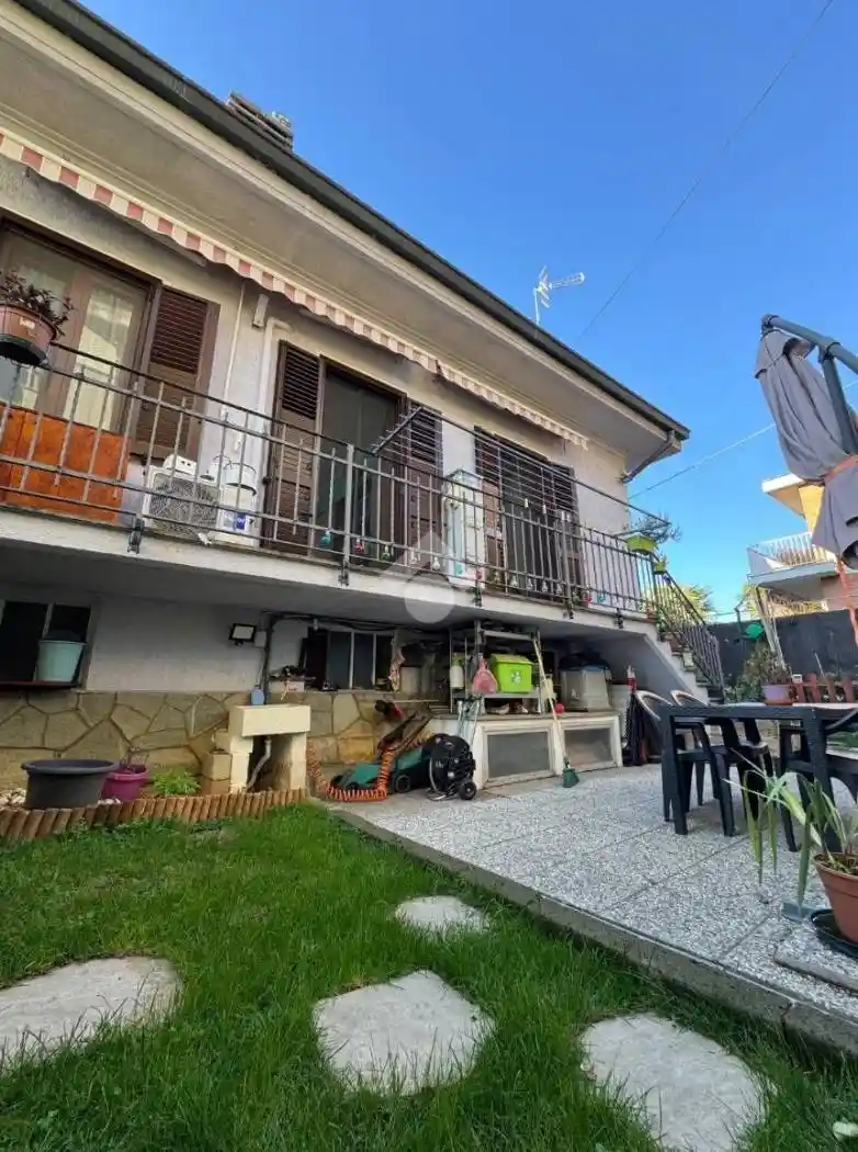 Casa indipendente in vendita a Rivoli