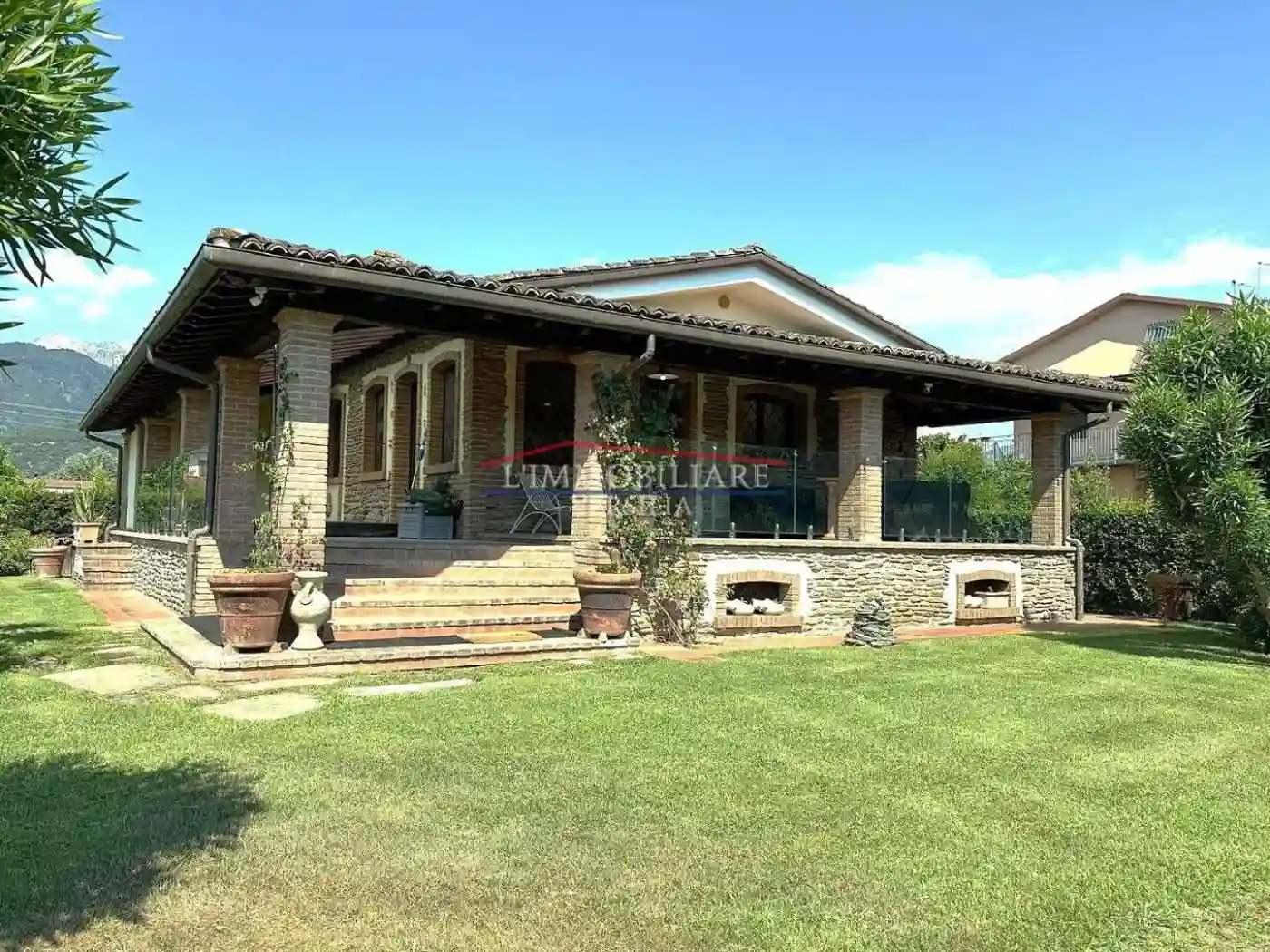 Villa - foto 2