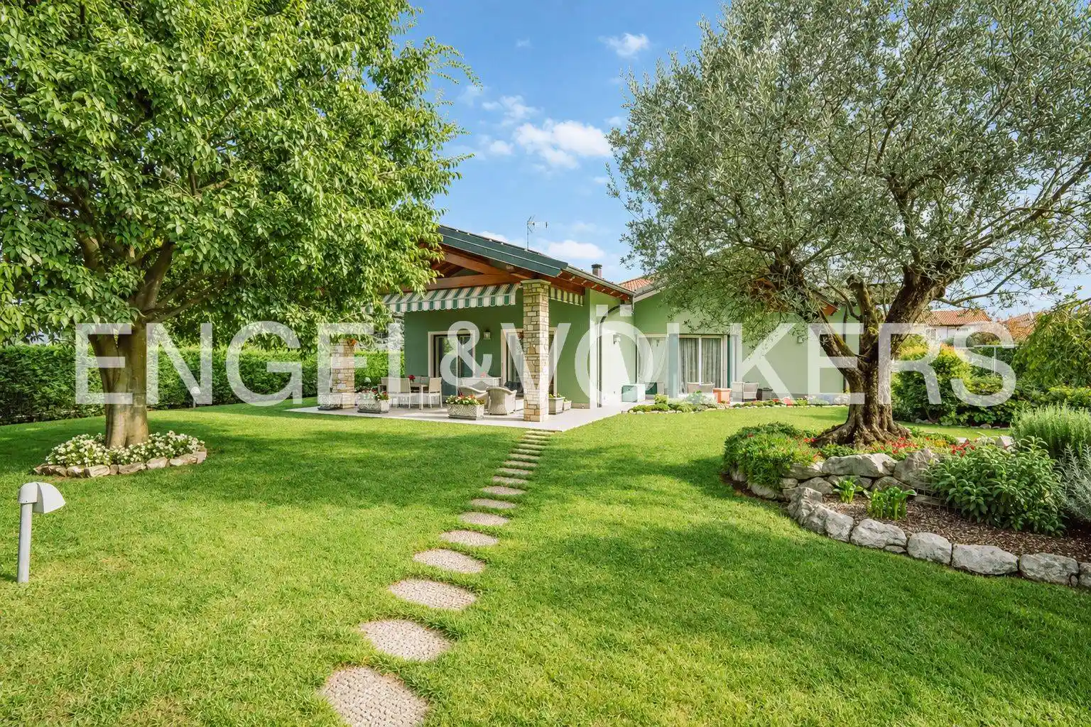 Villa in vendita a Cantello