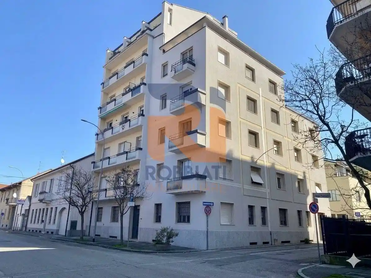 Appartamento in vendita a Pavia