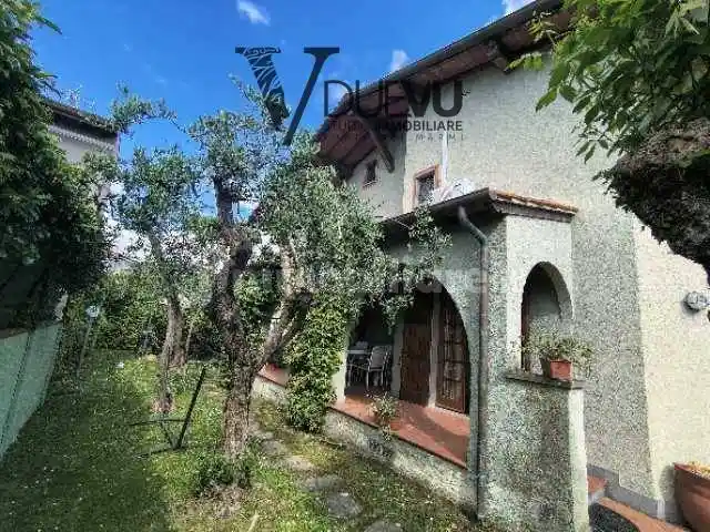 Casa indipendente in vendita a Forte dei Marmi