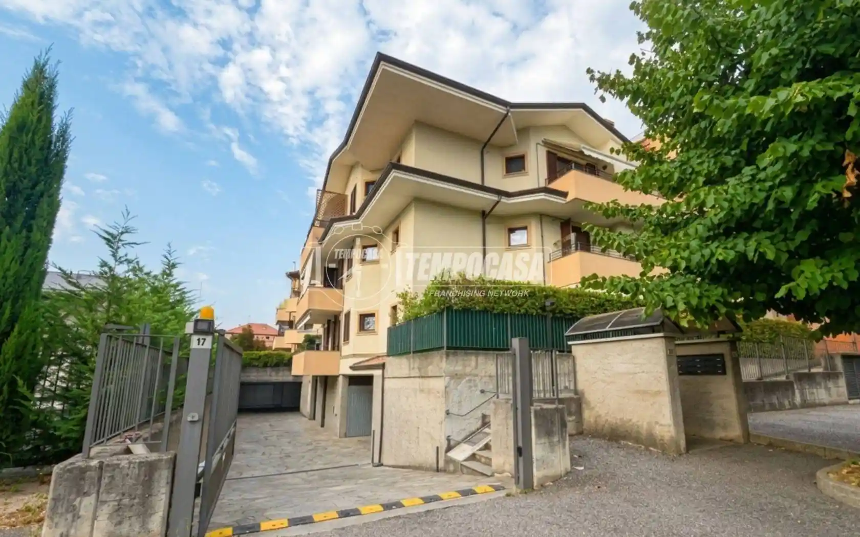 Appartamento in vendita a Usmate Velate