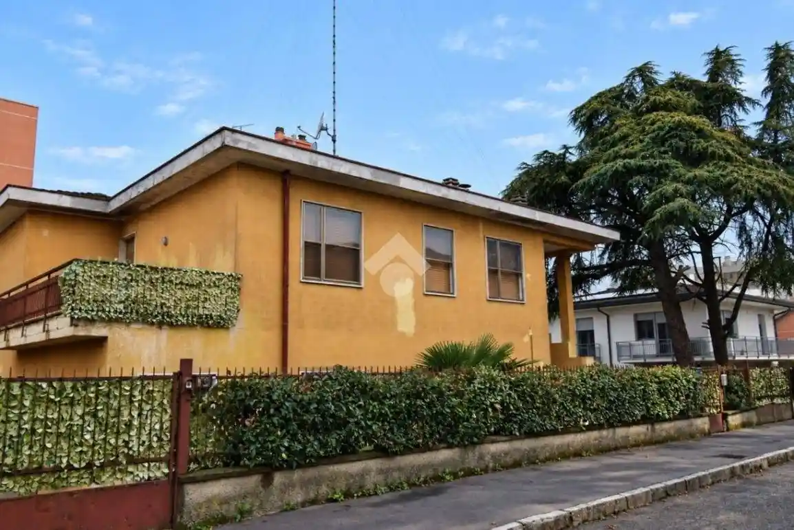 Villa in vendita a Rozzano