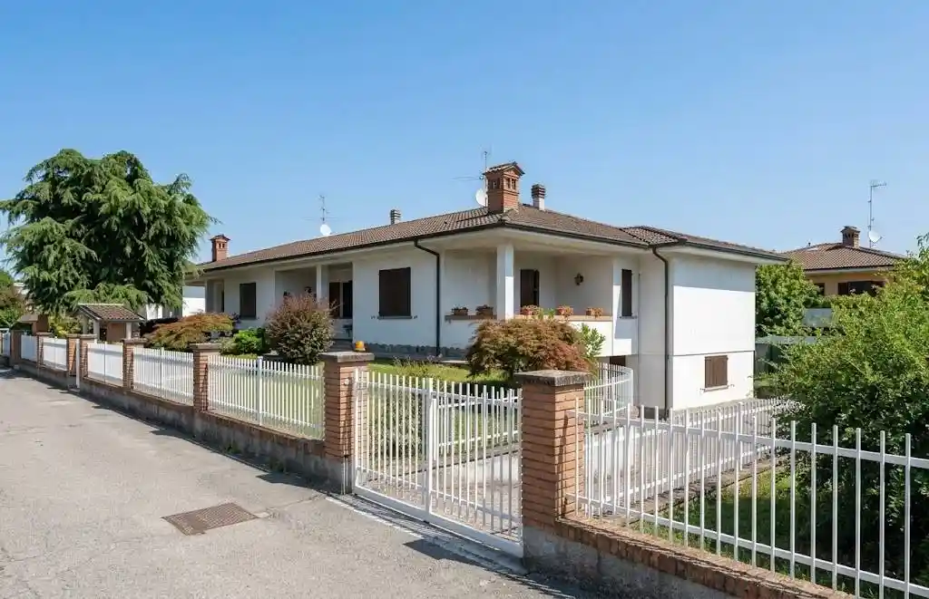 Villa in vendita a Crema
