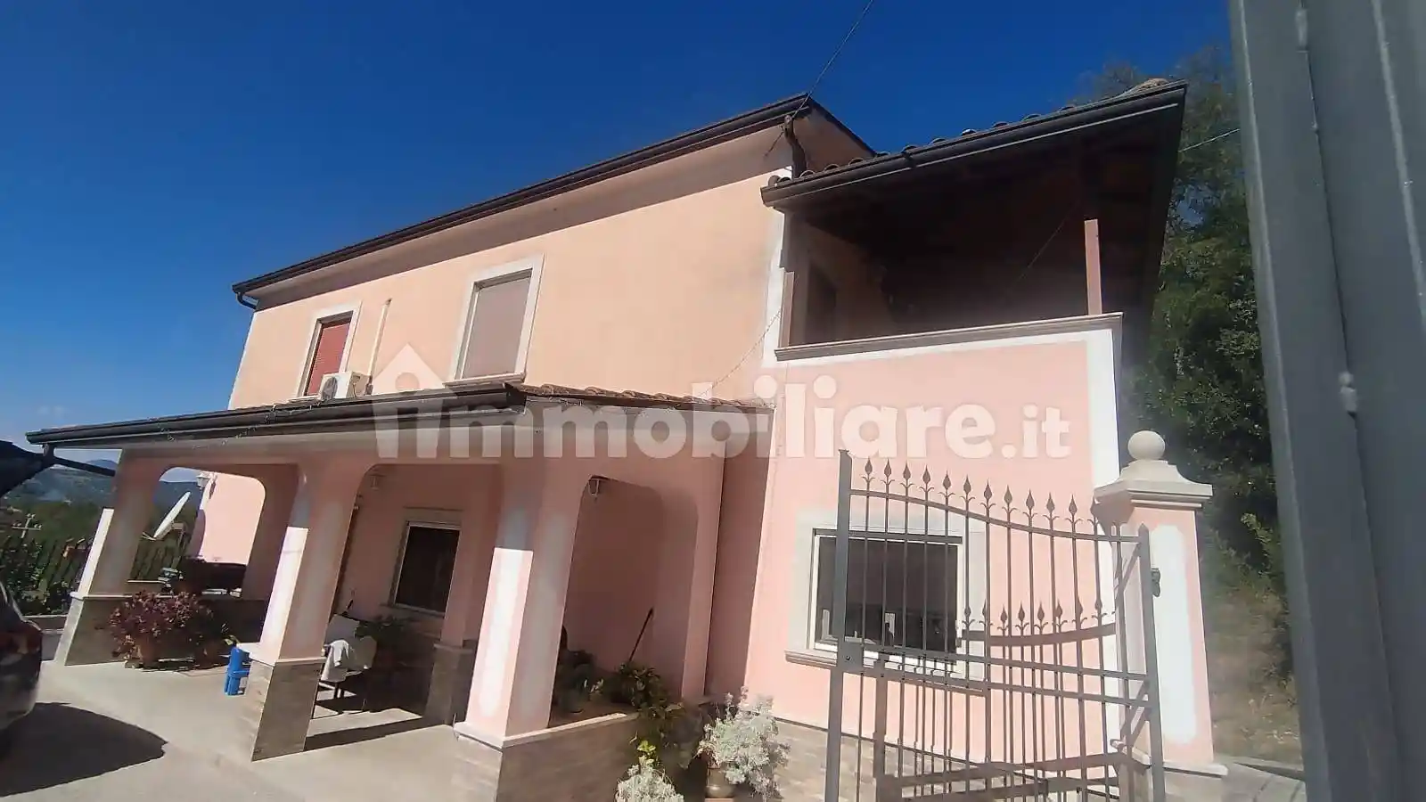 Villa in vendita a Sant'Ambrogio sul Garigliano