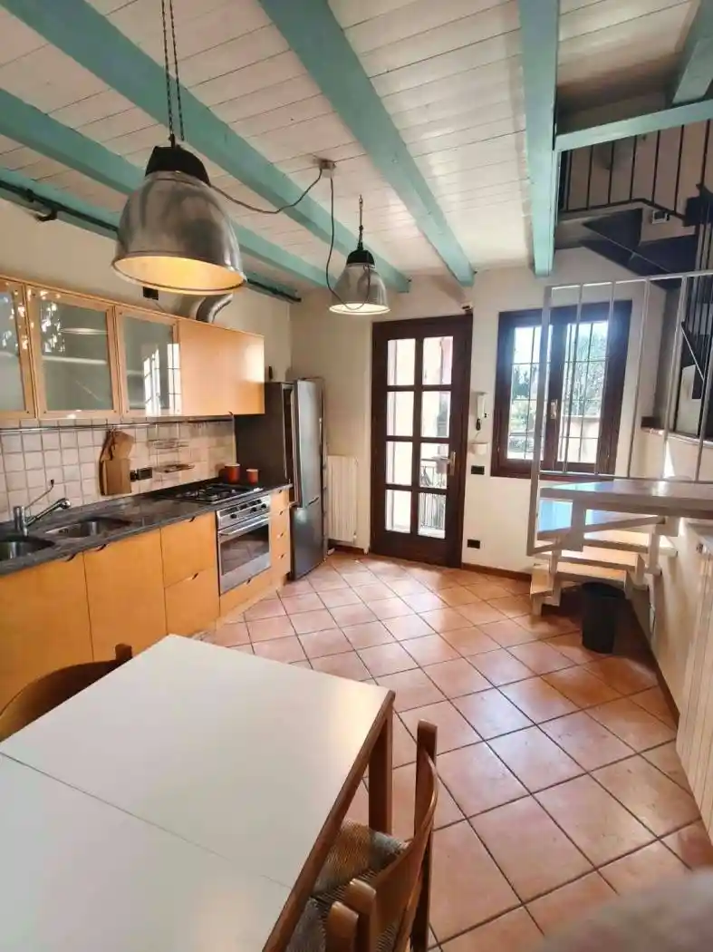 Casa indipendente in affitto a Barzana