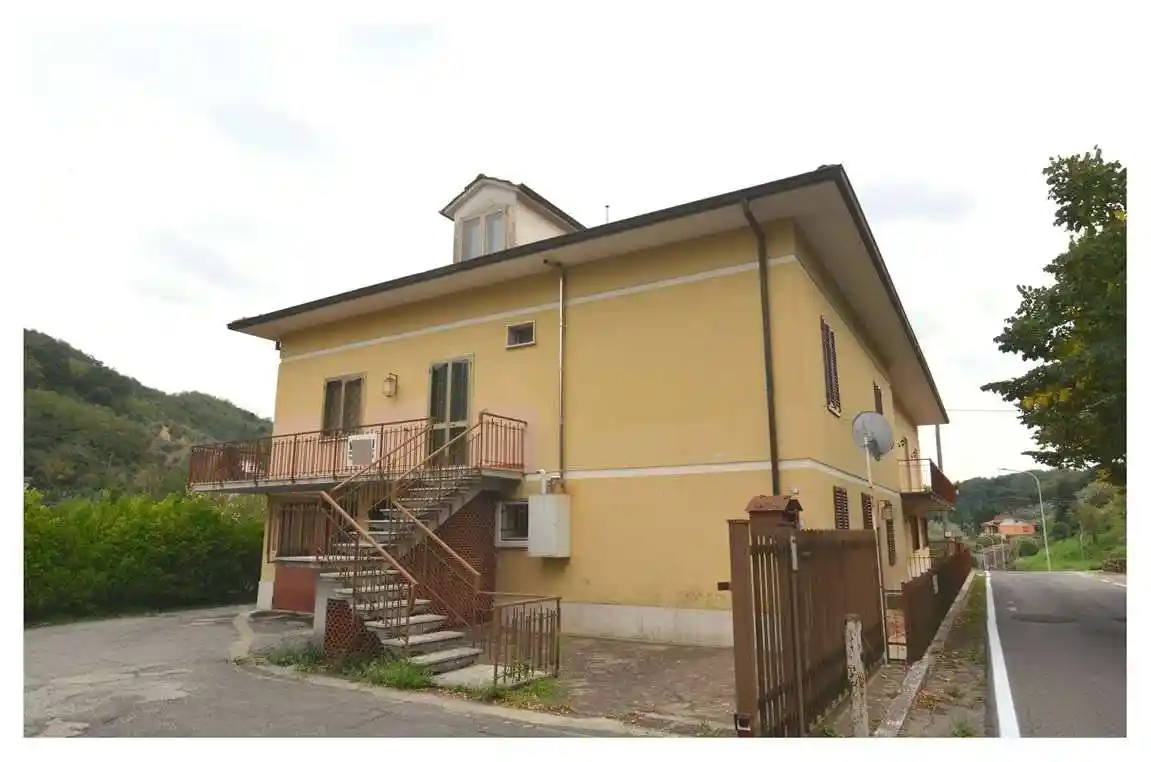 Casa indipendente in vendita a Montecatini-Terme