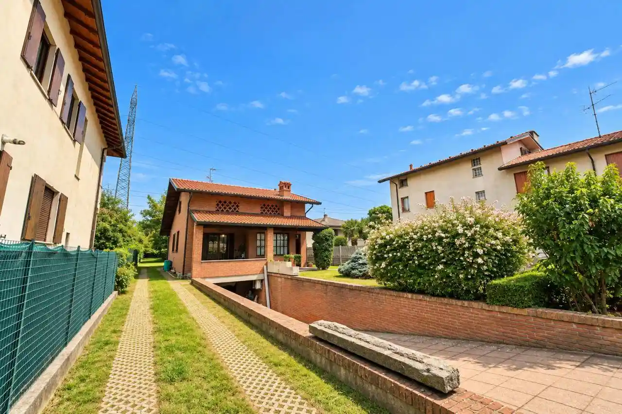 Villa in vendita a Sovico