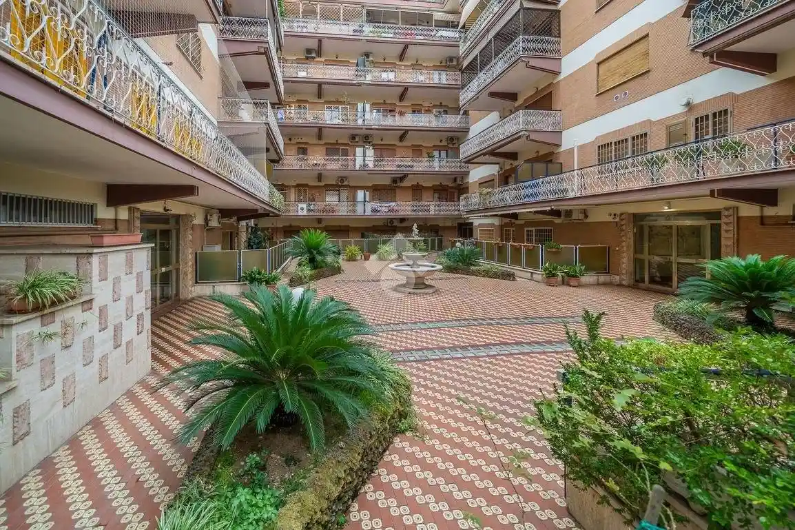 Appartamento in vendita a Roma