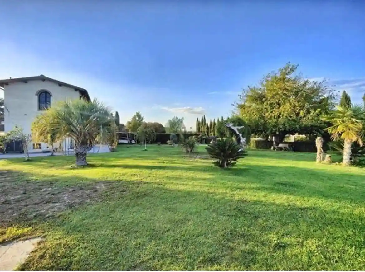 Villa in vendita a Campi Bisenzio