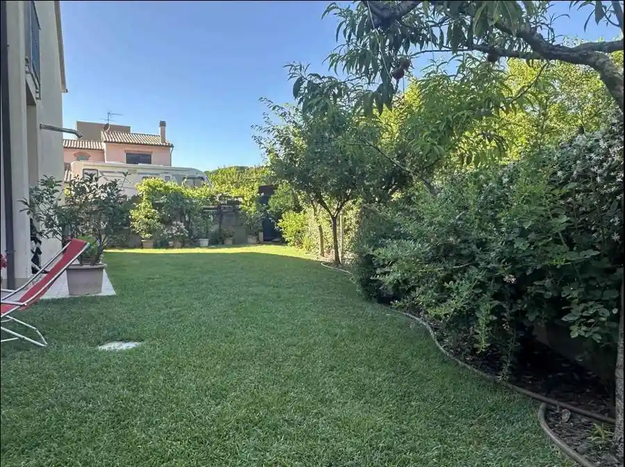 Villetta a schiera in vendita a Collesalvetti