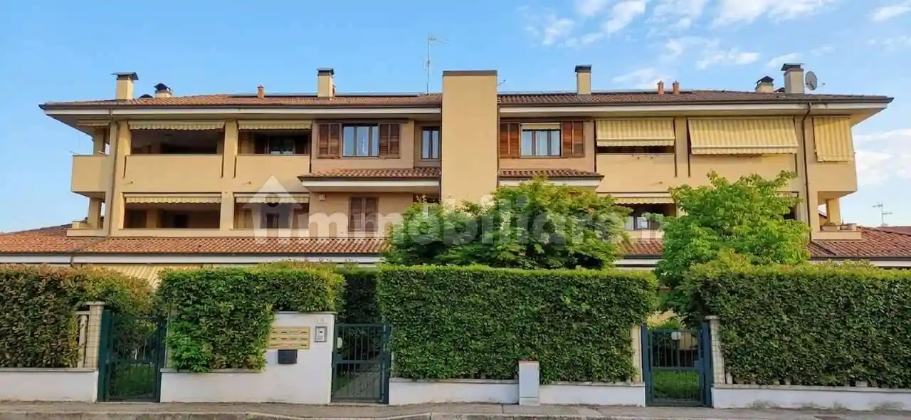 Appartamento in vendita a Caronno Pertusella