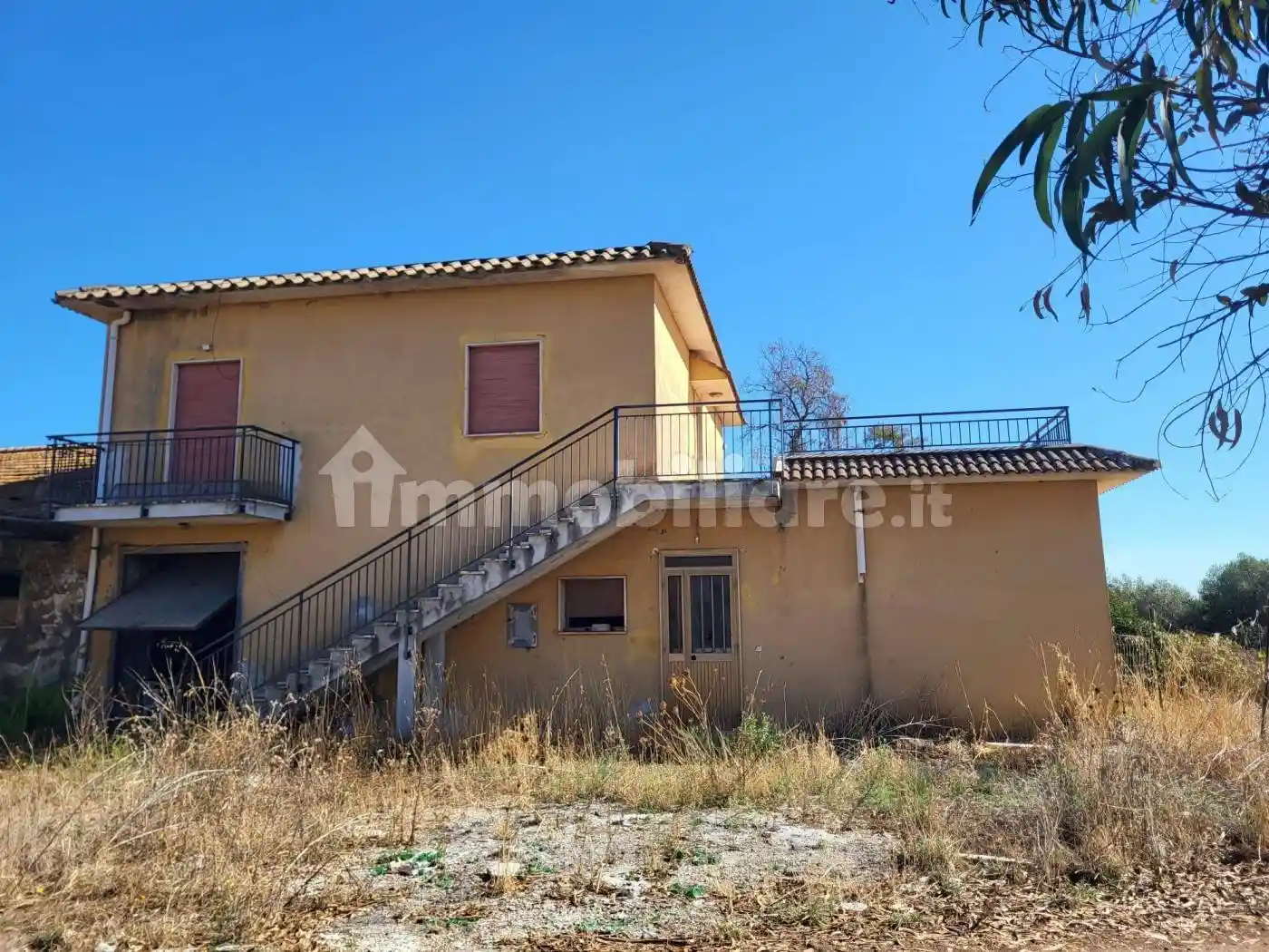 Rustico - Casale in vendita a Latina