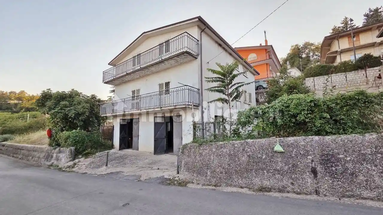 Casa indipendente in vendita a Vallata
