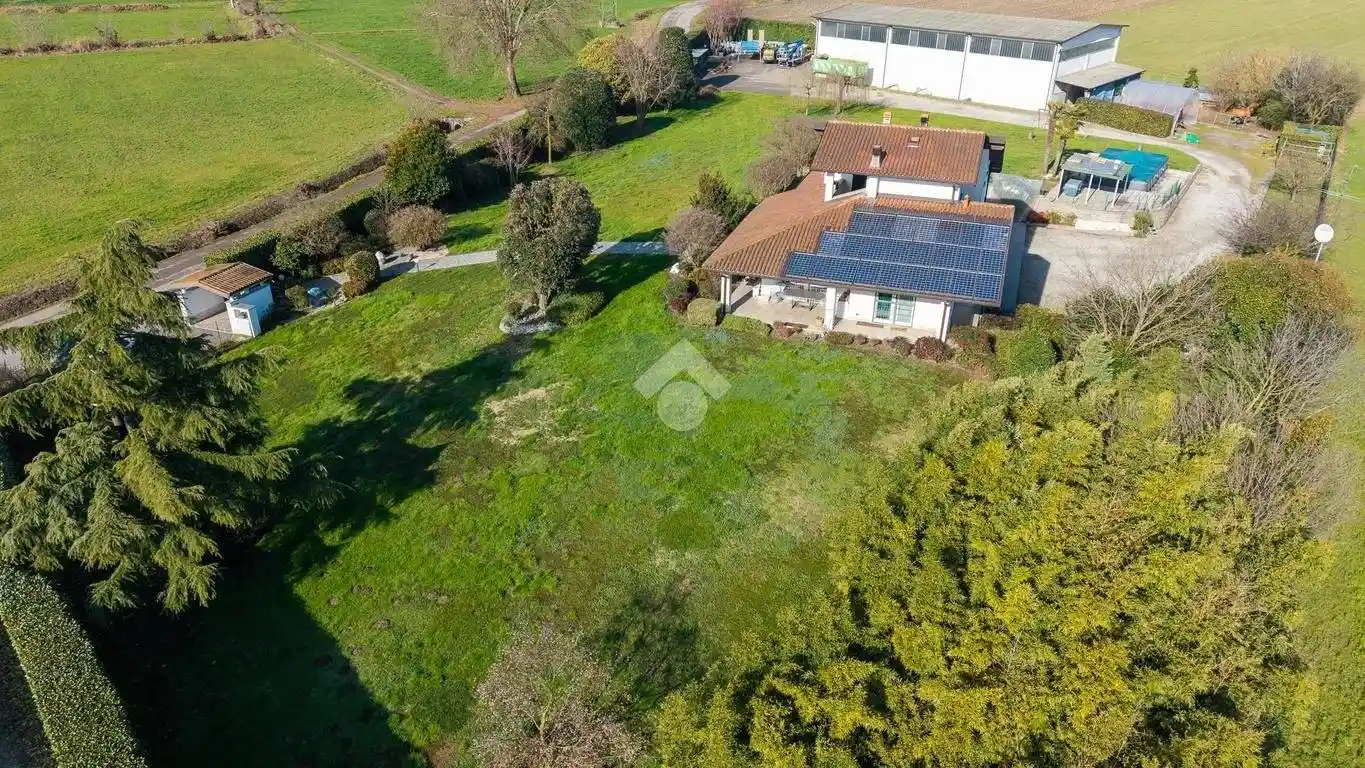 Villa in vendita a Casirate d'Adda
