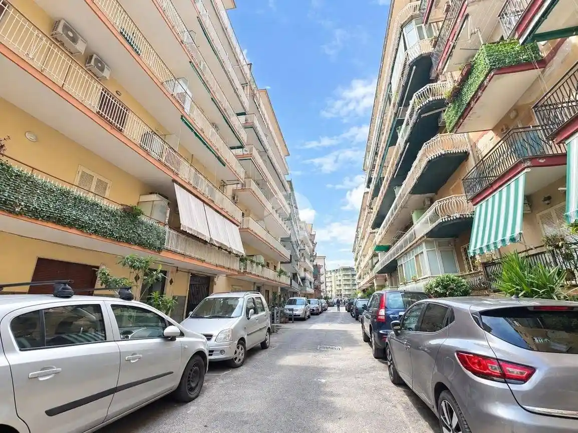 Appartamento in vendita a Napoli
