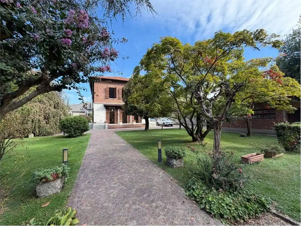 Villa in vendita a Trecate