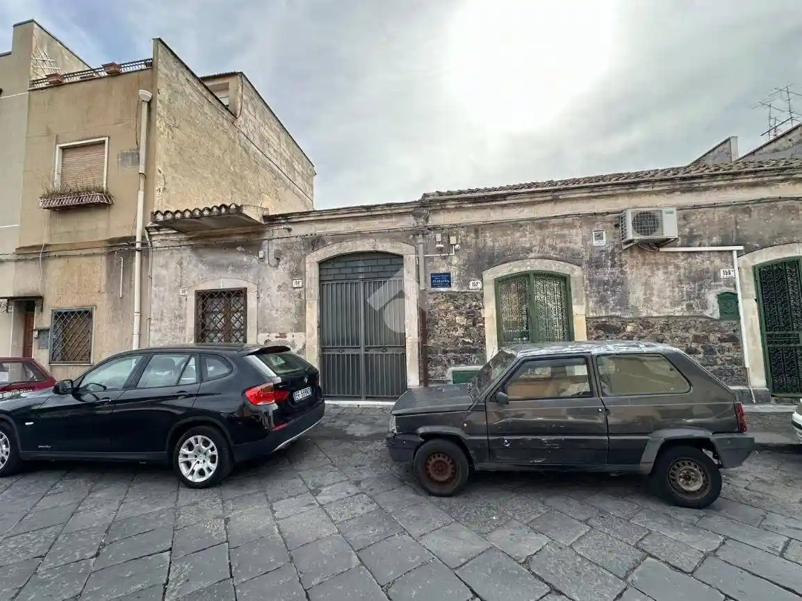 Casa indipendente in vendita a Catania