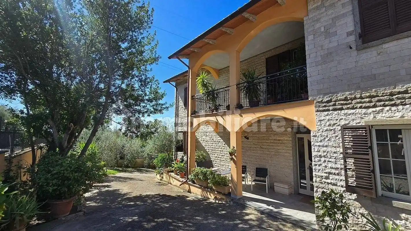 Villa in vendita a Montecchio