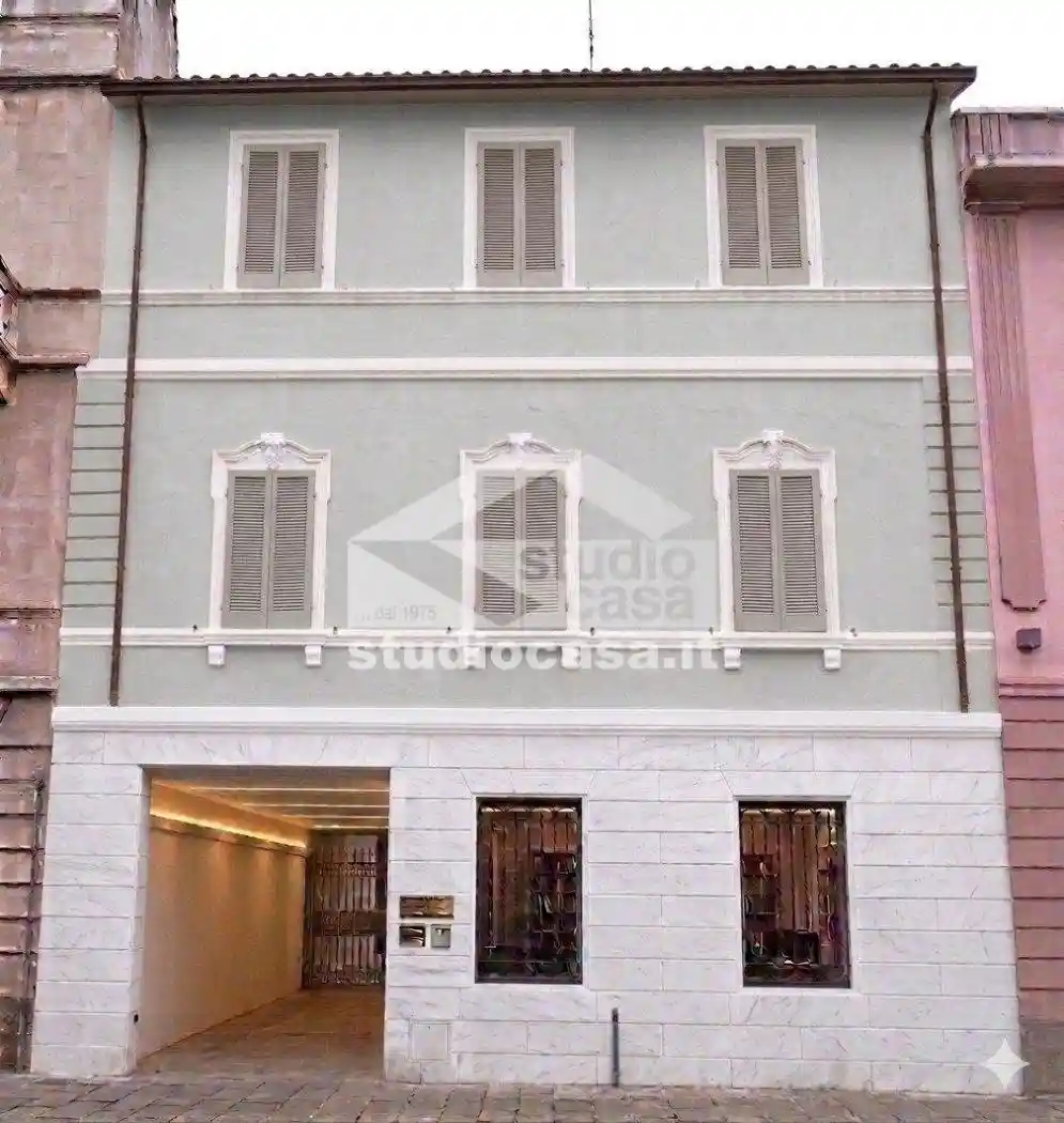 Palazzo - Edificio in vendita a Cremona