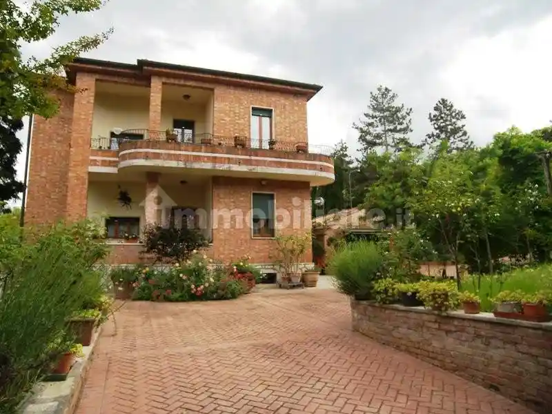 Casa indipendente in vendita a Sinalunga