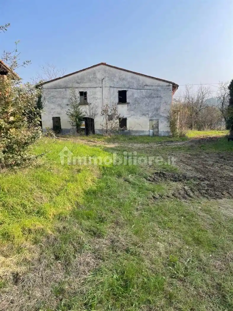 Rustico - Casale in vendita a Carpaneto Piacentino