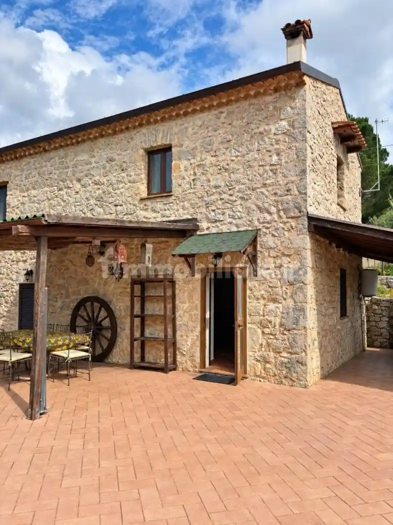 Rustico - Casale in vendita a Terracina
