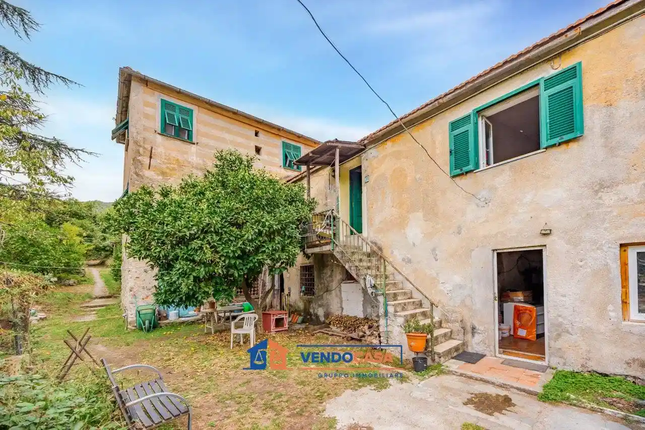 Casa indipendente in vendita a Albisola Superiore