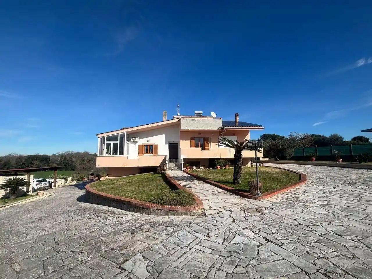 Villa in vendita a Aprilia
