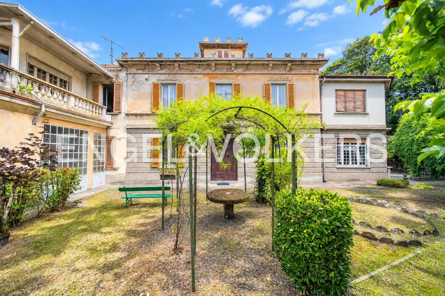 Villa in vendita a Malnate