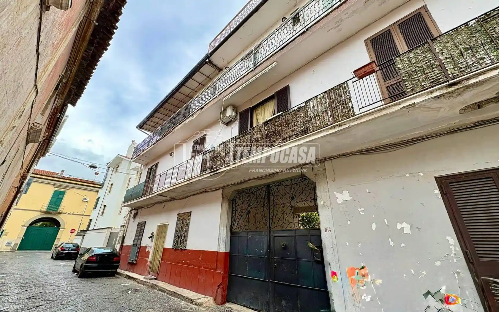 Palazzo - Edificio in vendita a Teverola