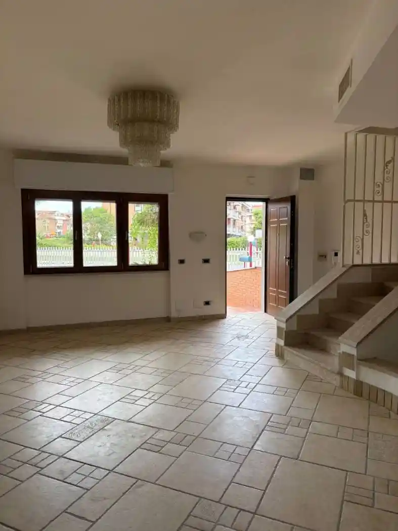 Villetta a schiera in affitto a Latina