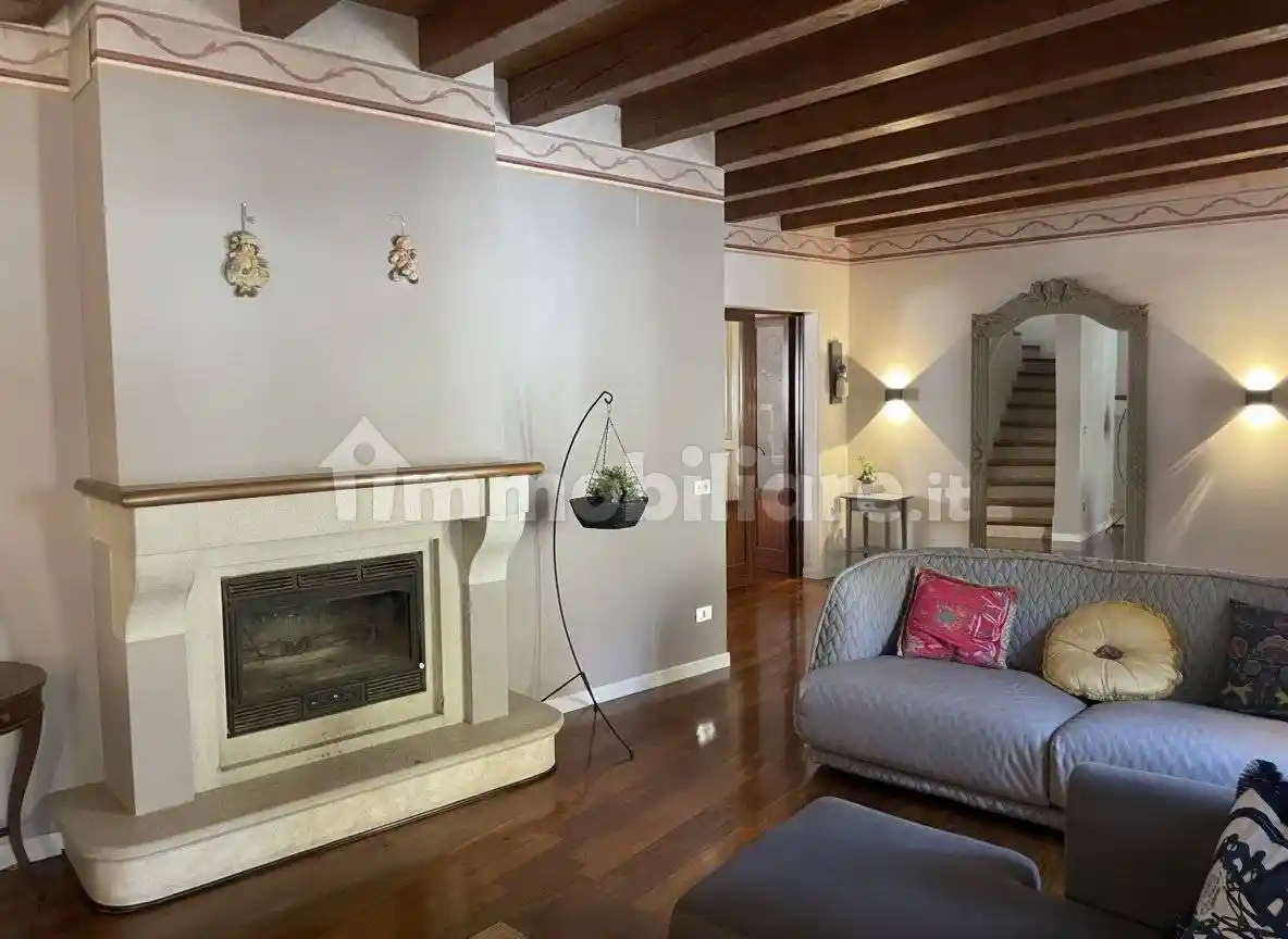 Casa indipendente in vendita a Bassano del Grappa
